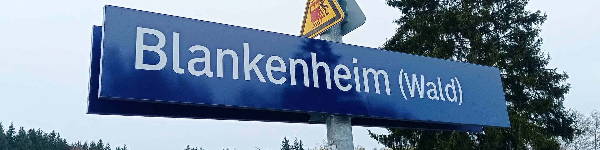 Freifunk-Installation am Bahnhof Blankenheim-Wald